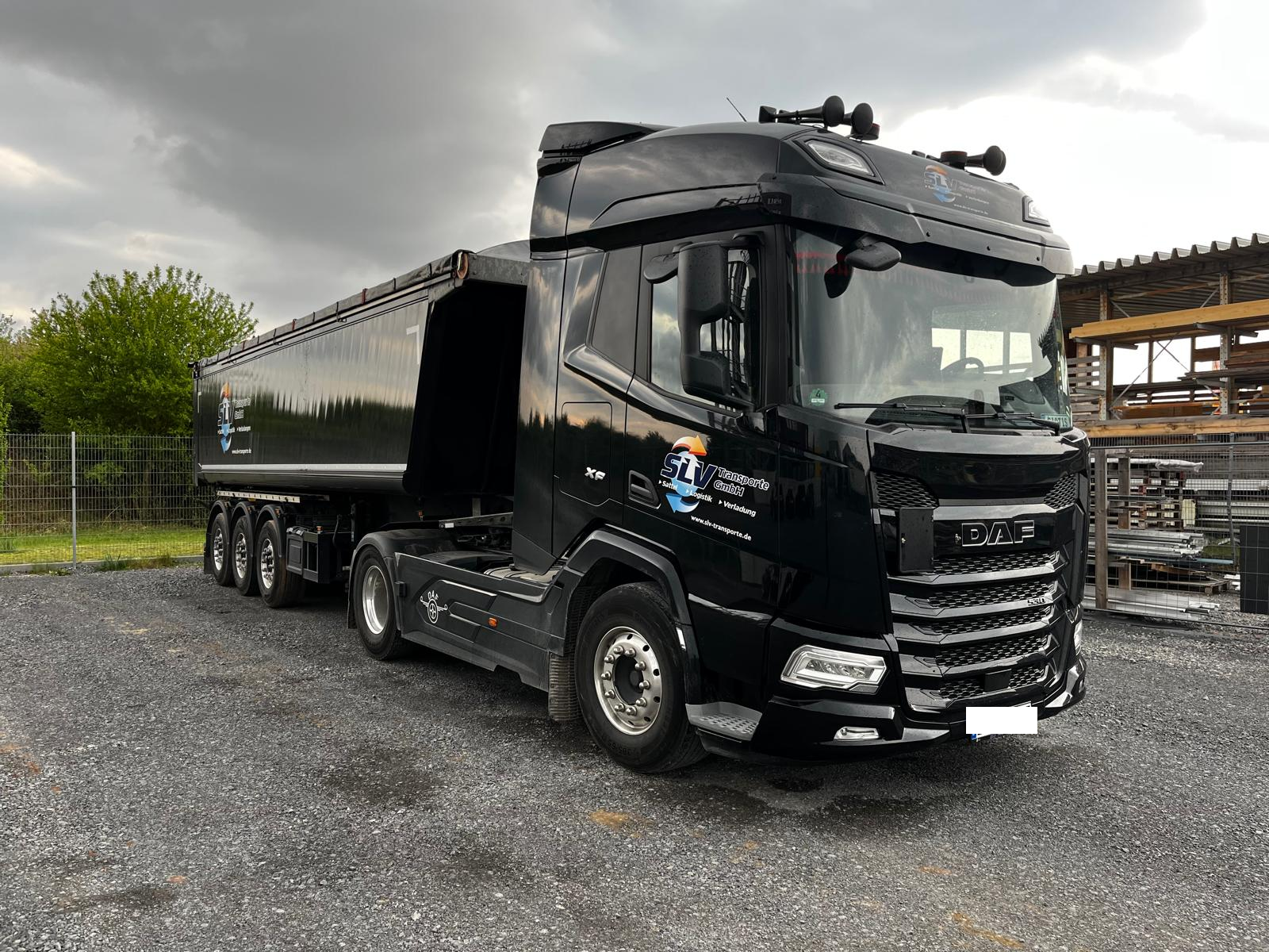 SLV Speditions-Sattelzug - Effiziente Transportloesung
